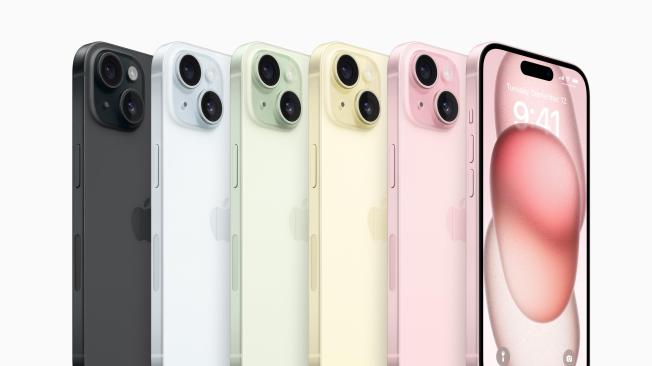 Entre los recomendados de Apple está el iPhone 15 Plus, disponible en colores.