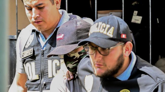La policía investiga a Boluarte por un presunto caso de tráfico de influencias.