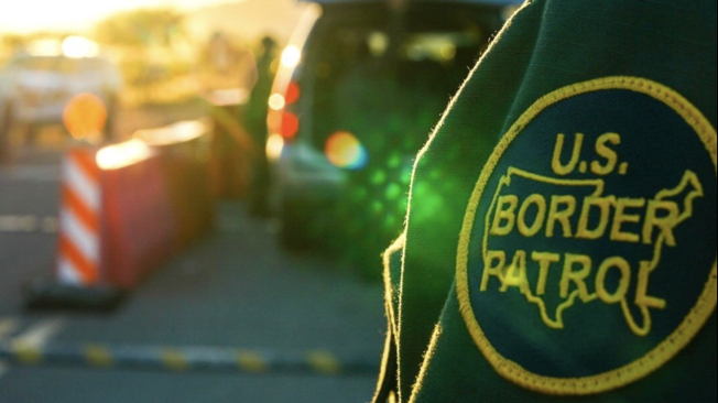 Los agentes revelaron los horrorosos hallazgos que realizan en las fronteras y los perturban hasta llevar a muchos al suicidio.