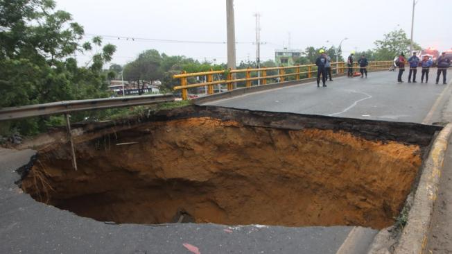 colapso puente barranquilla