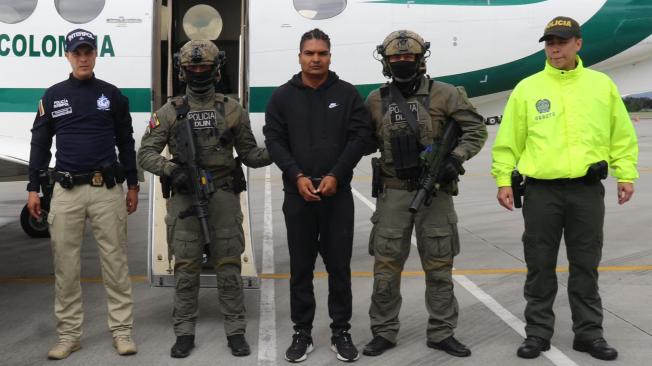 'Larry Changa' permanece en los calabozos de la Dijín a la espera de su extradición.