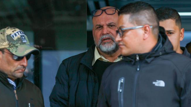 Salvatore Mancuso sale de la sala de instrucción de la Corte Suprema, tras rendir indagatoria durante tres horas por el caso de Yahir Acuña alcalde de Sincelejo.