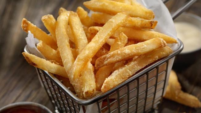 Las papas fritas contienen una cantidad significativa de potasio.