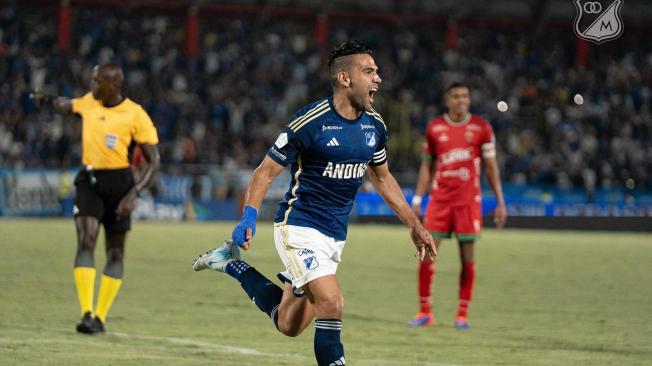 Falcao García celebra su primer gol con Millonarios.