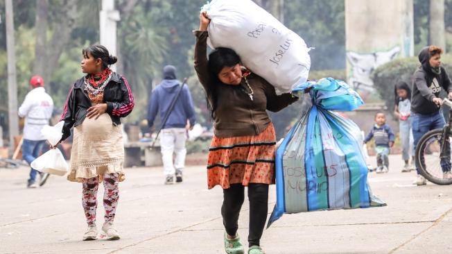Indígenas emberá en el Parque Nacional