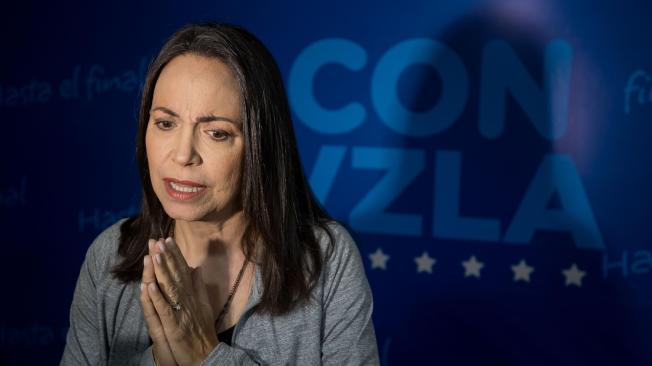 Fotografía de archivo del 18 de julio de 2024 de la líder opositora de Venezuela María Corina Machado, hablando durante una entrevista, en Caracas (Venezuela).