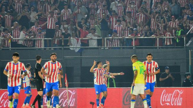 Gol de Paraguay contra Brasil.