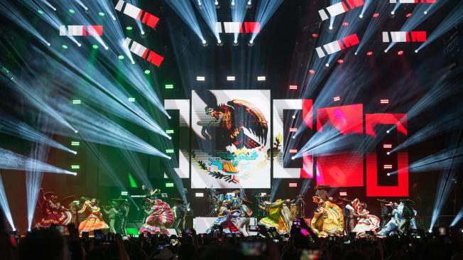Presentación del Ballet Folklorico Esta es mi Tierra en su interpretación al ritmo de la m´sucia norteña y cumbia colombiana.