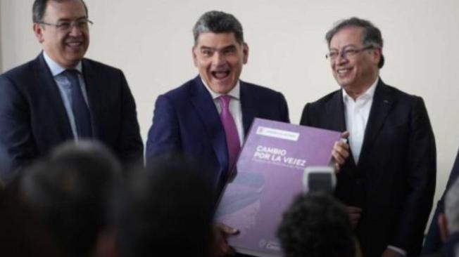 Alfonso Prada sonó como candidato hasta último segundo. En la foto con Gregorio Eljach y con el presidente Gustavo Petro.