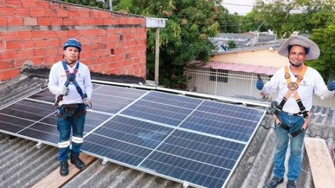 El sistema instalado en su tienda La Primavera es capaz de generar 468 kilovatios hora al mes.