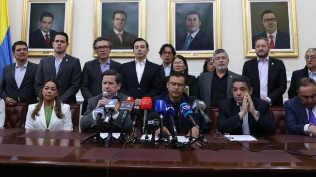 El ministro del Interior, Juan Fernando Cristo, radicó la reforma política en Cámara.
