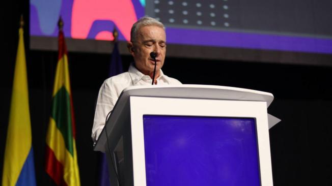 Álvaro Uribe en el congreso de Fenalco