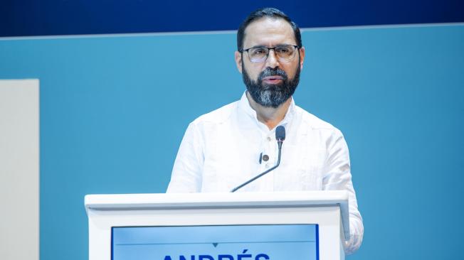 Ministro de Minas y Energía, Andrés Camacho.