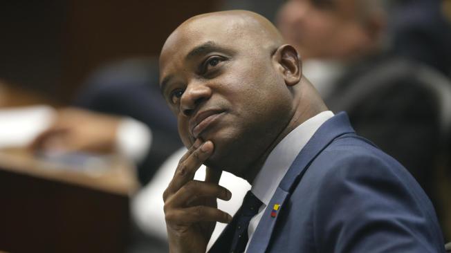 Luis Gilberto Murillo, canciller de Colombia, en debate de control político en el Senado.