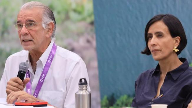 El gobernador Eduardo Verano y la Ministra del Medio Ambiente Susana Muhamad.