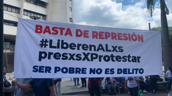 Familiares exigen la liberación de menores de edad presos