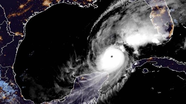 Huracán Milton en la madrugada de este miércoles 9 de octubre.