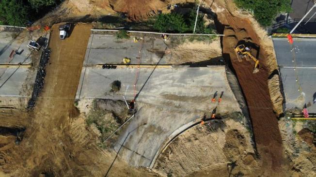 Los trabajos para recuperar el puente de la calle 30 no han sido fáciles.