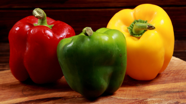 El pimiento sobresale por su gran aporte de vitamina C.
