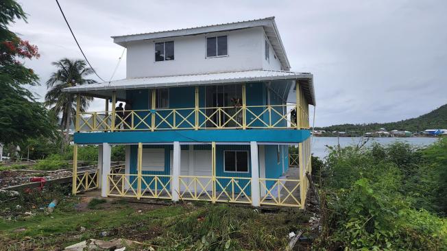 Findeter entregó la recuperación de la vivienda a la familia Newball Archbold.