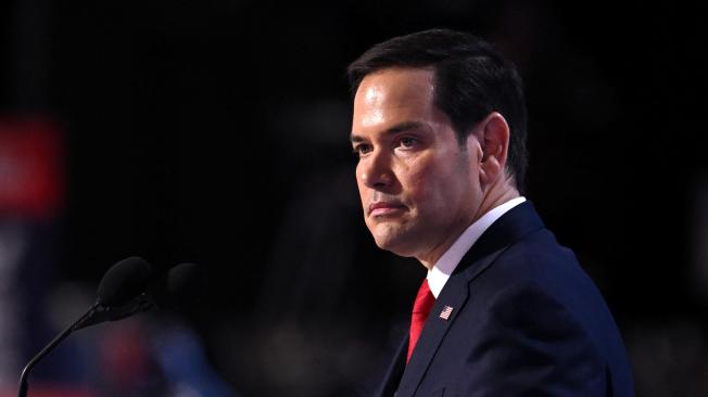 El senador de Florida Marco Rubio habla durante el segundo día de la Convención Nacional Republicana de 2024 en el Foro Fiserv en Milwaukee.