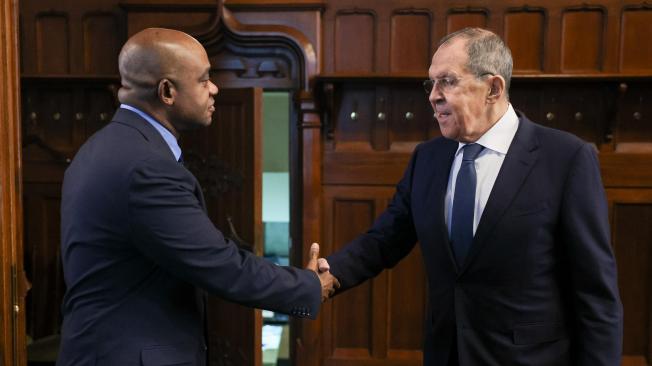 Luis Gilberto Murillo y Serguéi Lavrov en Moscú.