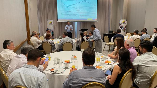 Más de 30 empresarios se reunieron en Barranquilla.