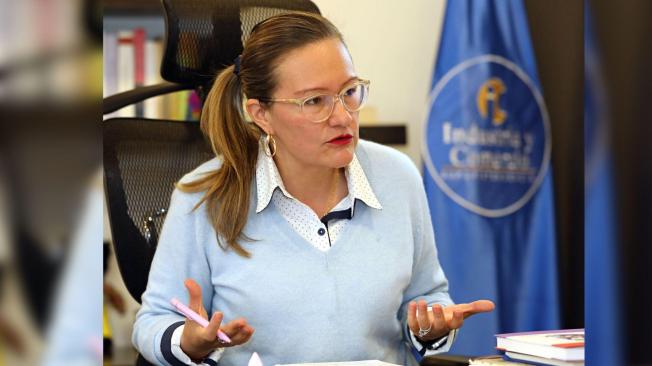 Cielo Rusinque, Superintendente de Industria y Comercio.