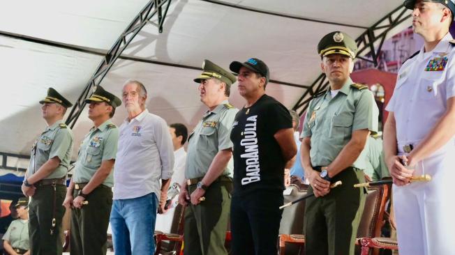 La ceremonia de transmisión de mando se cumplió en la Plaza de la Paz.