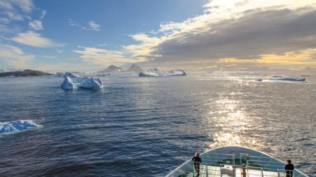 Además de la Antártida, el "sol de medianoche" puede observarse en países cercanos a los círculos polares, como Noruega, Islandia, Suecia, Finlandia, Canadá, Rusia y Alaska.