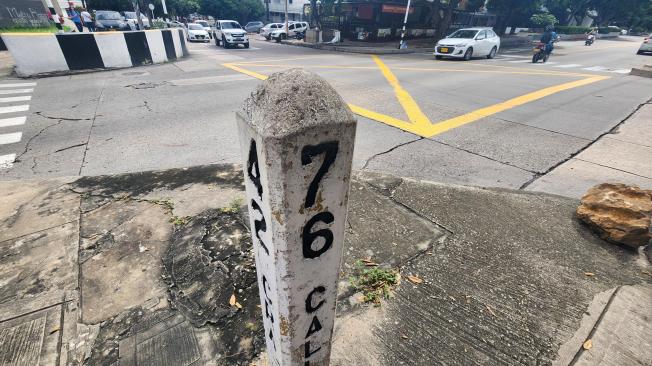 Uno de los llamados 'mojones', en la carrera 42 entre calles 75b y 84.