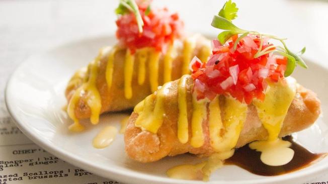 Un plato de empanadas de Buccan, uno de los restaurantes destacados de Florida.