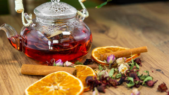Además de promover el descanso, contiene antioxidantes y vitaminas que ayudan a combatir resfriados y fortalecen el sistema inmunológico.
