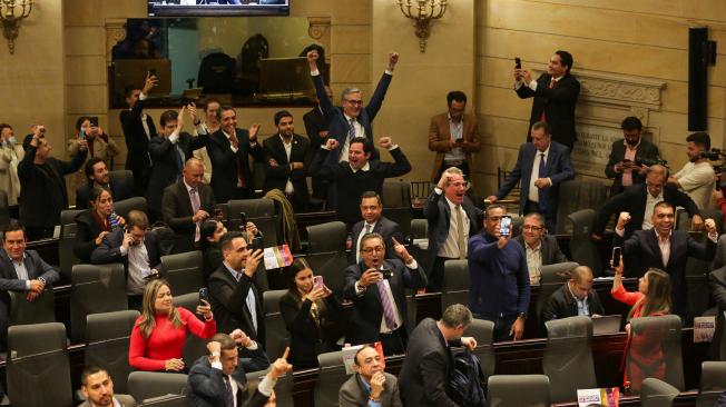 Comisiones económicas celebran archivo de la tributaria