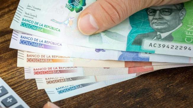 ¿Cuánto y cuándo pagan el retroactivo a empleados públicos en 2025?