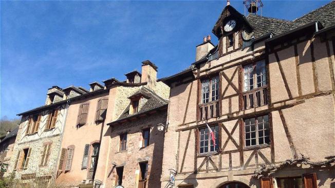 Ciudad de Rodez, lugar donde se encuentra el Museo de Soulages y la catedral gótica.