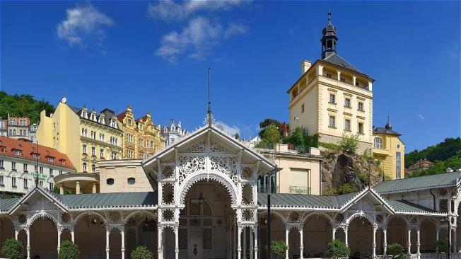 Karlovy Vary es una pequeña ciudad medieval ubicada a una hora y media de Praga, la capital del país. Foto: Turismo República Checa