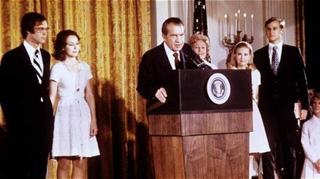 Richard Nixon, ex presidente de los Estados Unidos (C) quien tuvo que renunciar antes de finalizar su segundo mandato en 1974.