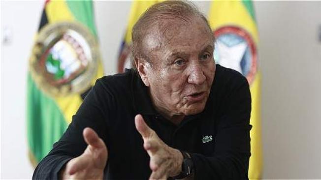 El alcalde de Bucaramanga, Rodolfo Hernández, redujo a 800 los contratos que superaban la cifra de 3.000.