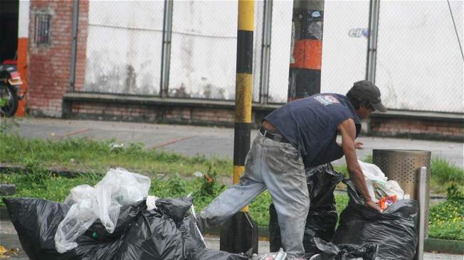 Con el nuevo Código, arrojar basura a la calle tendría una sanción de 735.000 pesos.