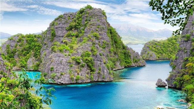 Palawan (Filipinas): está rodeado por una gran cantidad de arrecifes de coral, playas escondidas y lagunas. Es uno de los lugares más recónditos de Filipinas por lo que su acceso es complejo.