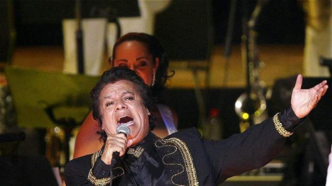 Juan Gabriel, el gran cantante y compositor mexicano conocido por clásicos como 'Querida' y 'Amor eterno', falleció el domingo 28 de agosto del 2016 a los 66 años de edad.