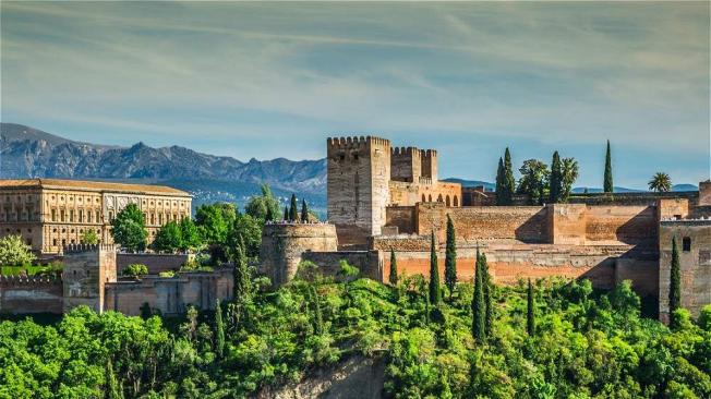 9. Alhambra de Granada, España. El conjunto de palacios, jardines y fortalezas es uno de los mayores atractivos turísticos de esta ciudad. Una joya de la arquitectura.