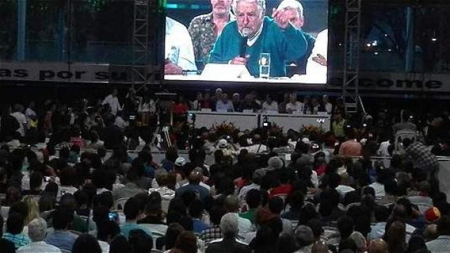 'Pepe' Mujica se ganó los aplausos de los asistentes al evento. Alejandro Mercado / EL TIEMPO