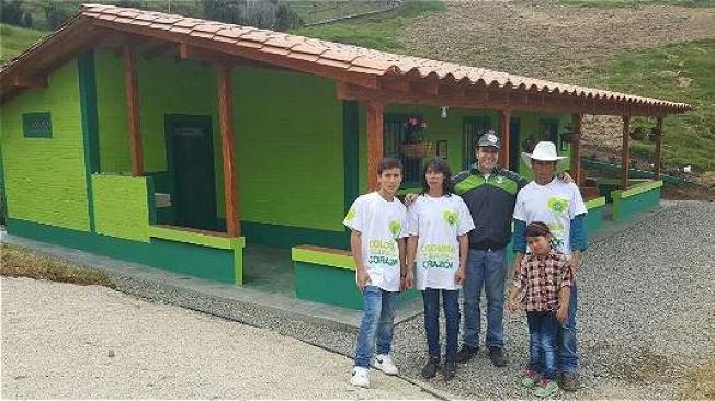 El color verde se eligió porque estuvo presente en todo: Chapecoense, Atlético Nacional, Antioquia y la esperanza, expreso la directora de la Fundación Compasión, que construyó la vivienda.