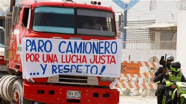 Colombia fue impactada entre junio y julio por la más extensa huelga de camioneros en la historia del país -de 45 días- que provocó una fuerte disminución en la oferta de bienes.