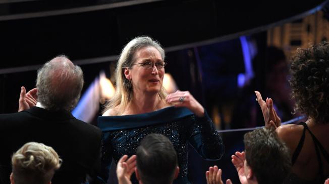 Meryl Streep, aplaudida en la gala de los Óscar.