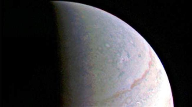Vista del polo norte de Júpitar captada por Juno. Nasa