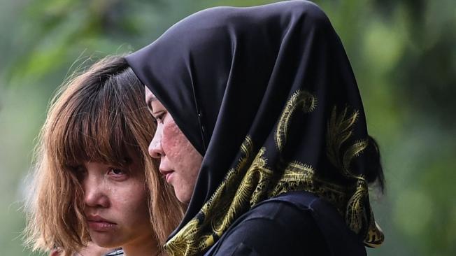 Las dos mujeres, una vietnamita y otra indonesia, después de la imputación por el asesinato de Kim Jong-nam.