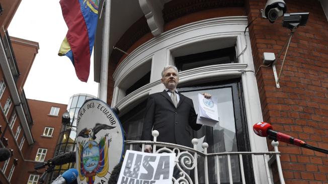 Julian Assange, fundador de WikiLeaks, está refugiado en la embajada de Ecuador en Londres.